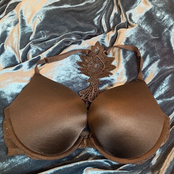 Victoria's Secret Front-close Racerback Pushup Bra - Picture 1 of 3
